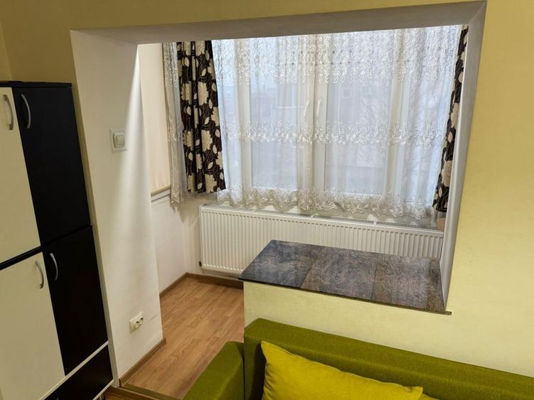 Inchiriez garsoniera in Alfa Arad cu parcare,caut o studenta serioasa. - 3