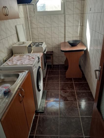 Garsoniera Muncii, stradal, 5 minute de metrou, mobilată si utilată complet - 6