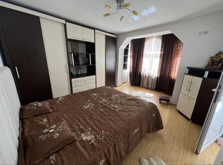 Casă cu 4 camere cu Teren 280 Mp în Cina
