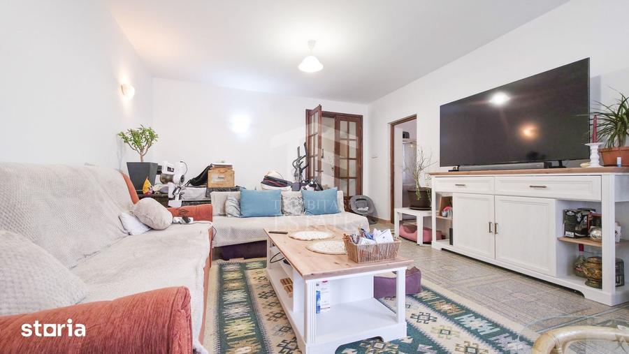 Casa 11 camere cu livada | Dragomire?ti-Deal | De Inchiriat - 1