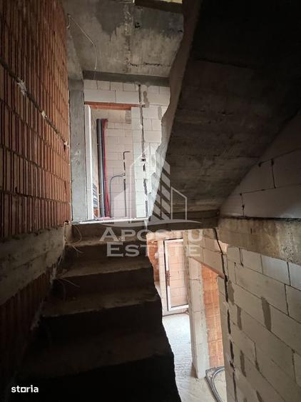 Casă cu 4 camere în Central