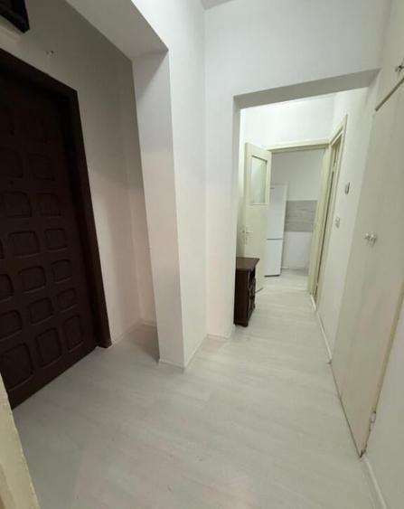 Garsoniera decomandata, 29,4 mp, zona 1 Mai - 5