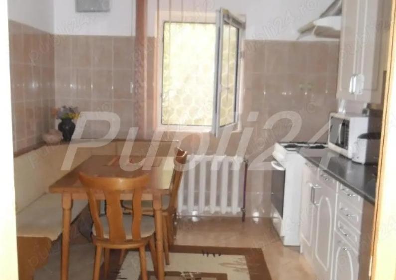 Inchiriez apartament 3 camere Stadion - 1