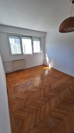 Proprietar vand apartament 2 camere langa Parcul IOR Str. Campia Libertatii - 6