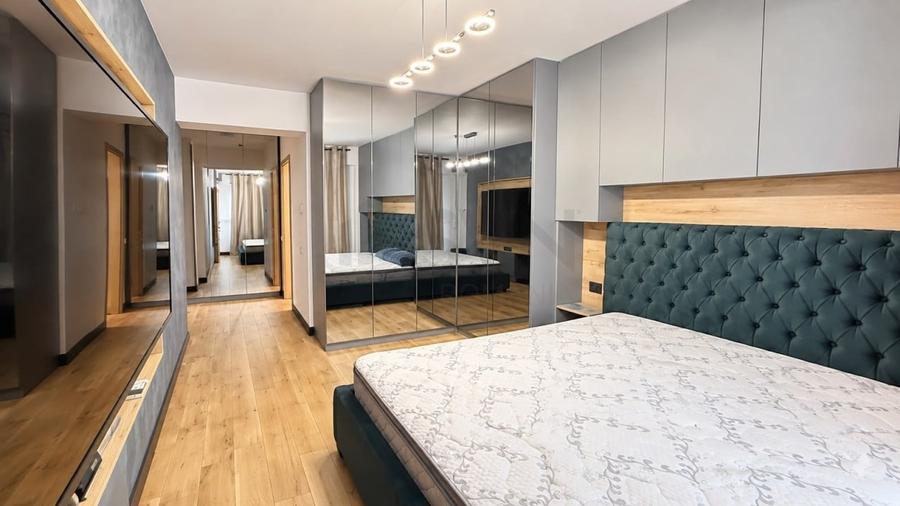 Apartament cu 3 camere decomandat în Aviației