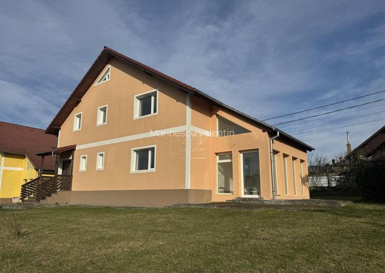 VILA 5 CAMERE,TEREN 560 MP, CAMPULUNG, ARGES