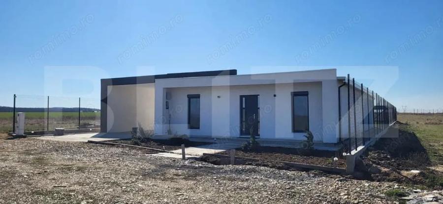 Casa individuala Osorhei cu filigorie si gard imprejmuire - 1