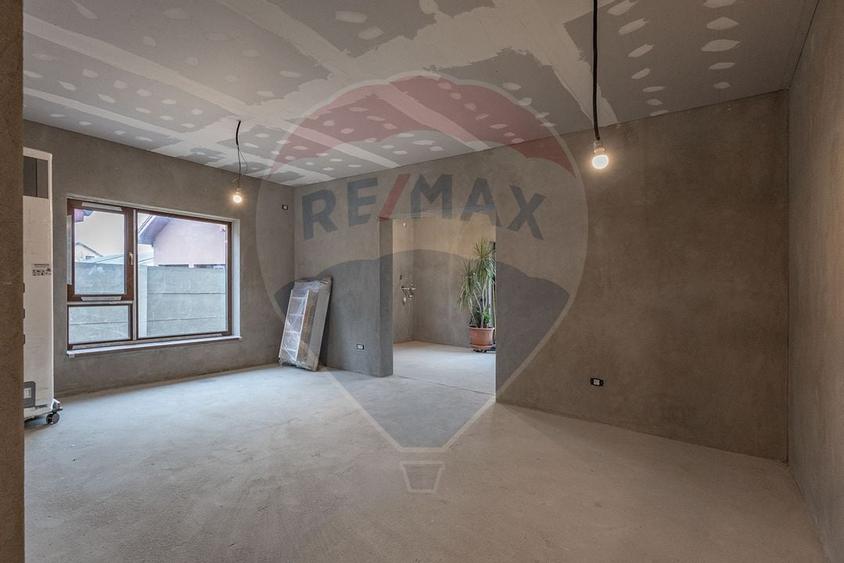 Casă / Vilă cu 3 camere de vânzare - 13