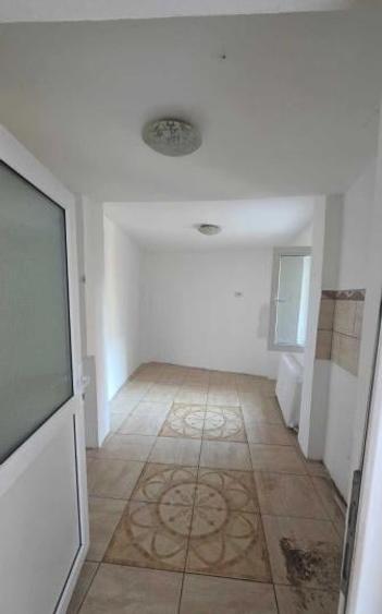 Apartament 4 camere de vanzare Piata Ovidiu - 2