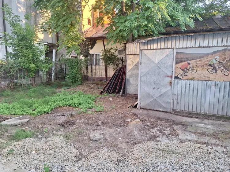 Inchiriez curte pretabila terasa sau comert stradal la intrare in Piata Ceair - 6