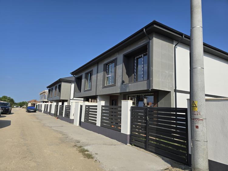 vIla de vanzare in Lazu - 2