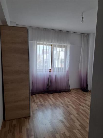 Inchiriere apartament 3 camere in Ploiesti,  zona 9 Mai - 4