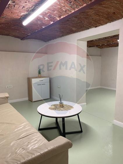 Spatiu comercial de inchiriat 40 mp, in zona Decebal - 7