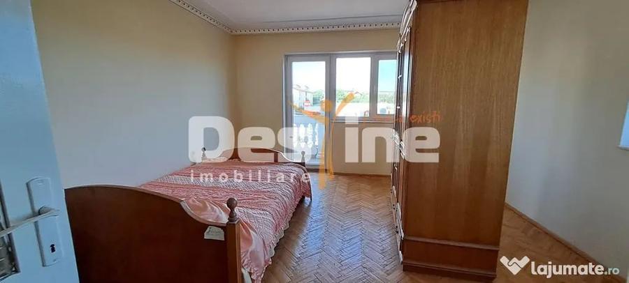 Casă cu 14 camere cu Teren 4000 Mp în Central