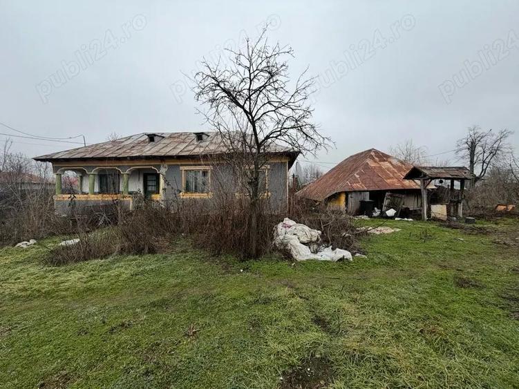 Casa veche cu teren 2200 mp in sat Izvoru de jos , com. Izvoru , jud. Arge? - 6