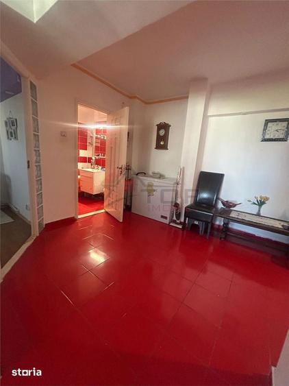 3 camere, etaj 5, bloc din 1982 zona Dacia - 12