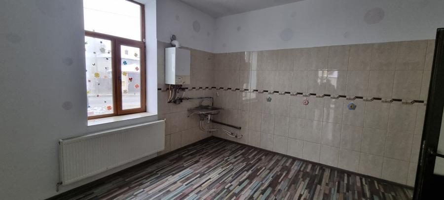 Cladire cu etaj pretabila afacere - 10