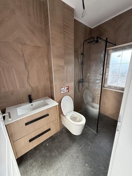 Casă cu 4 camere în Exterior Vest