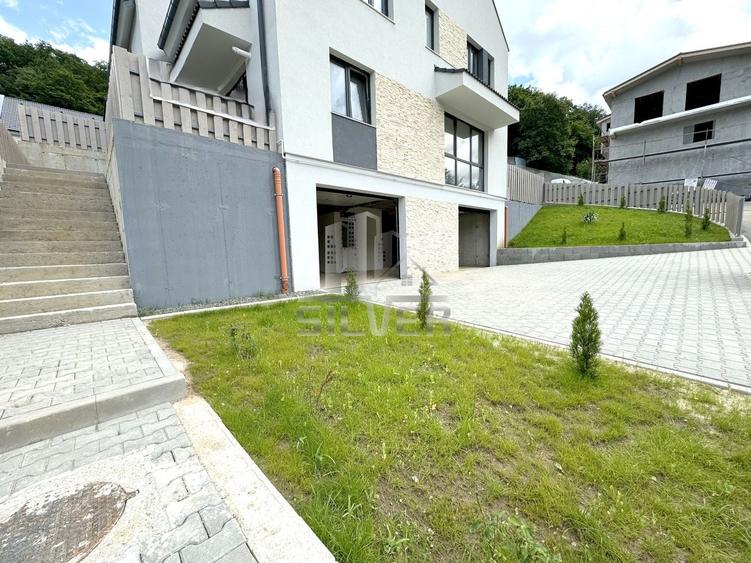 Duplex cu 4 camere cu Canalizare în Florești