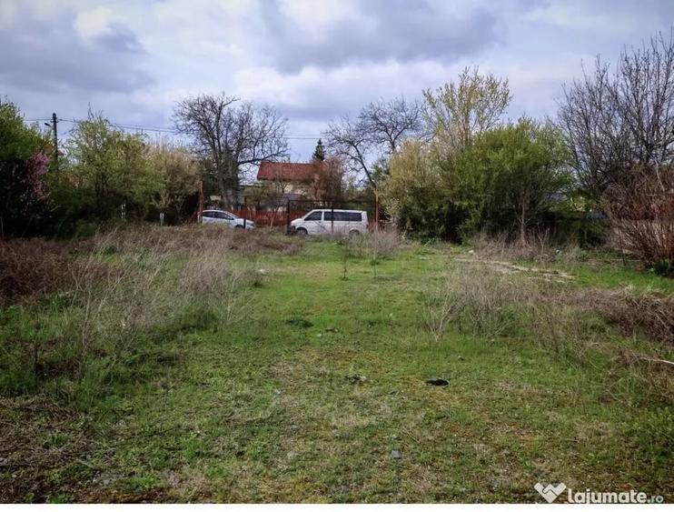 Teren de 2100 mp, în Străulești