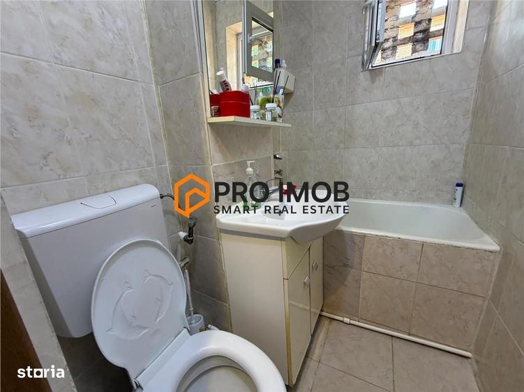 Apartament cu 4 camere semidecomandat în Micro 5
