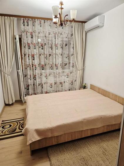 Apartament cu 3 camere semidecomandat, mobilat în Gorjului
