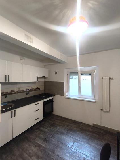 Apartament cu 2 camere decomandat în Vitan
