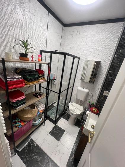 Apartament cu 3 camere decomandat în Lujerului