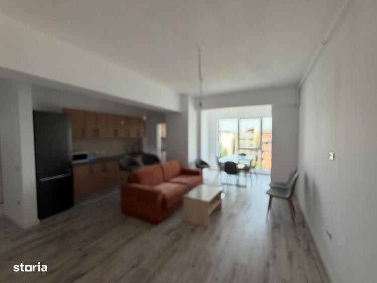 Apartament cu 3 camere decomandat în Albești