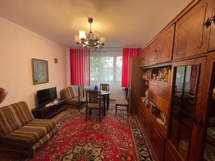 Apartament cu 2 camere decomandat, mobilat în Brâncoveanu