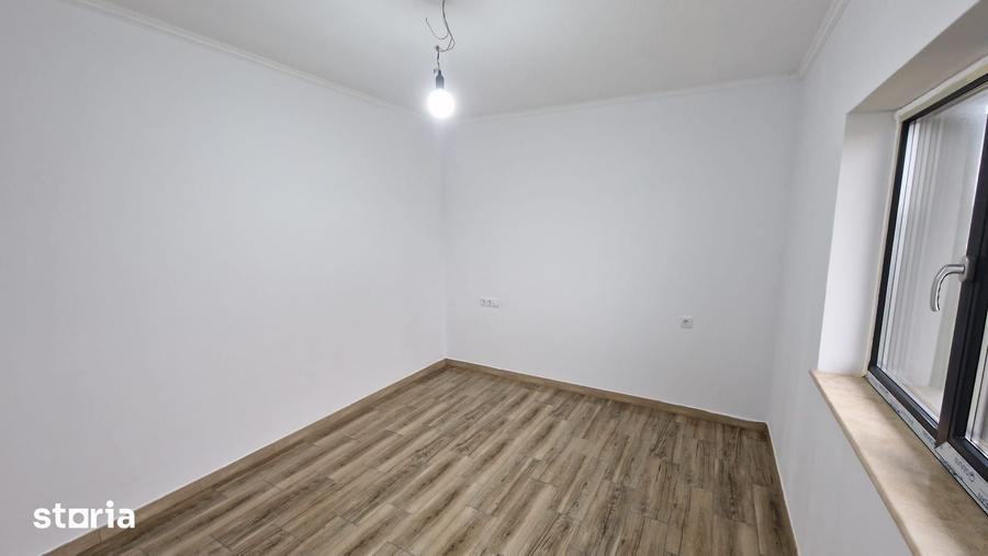 Casă cu 3 camere decomandat cu Teren 388 Mp în Agigea
