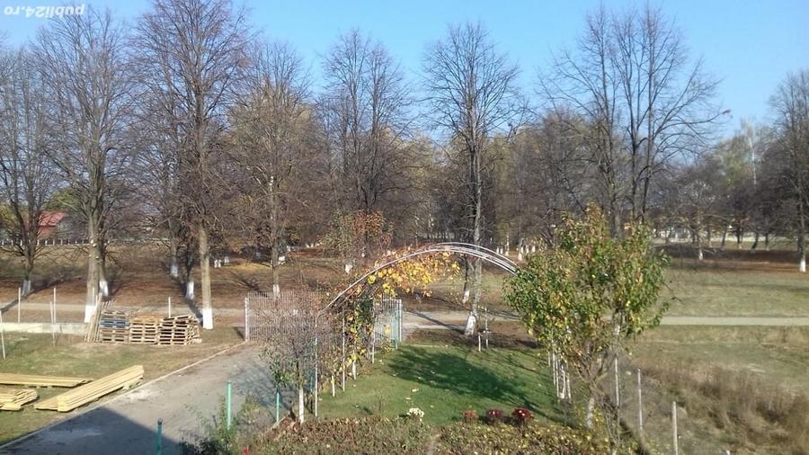 Casă cu 4 camere cu Teren 177 Mp în Mitocu Dragomirnei