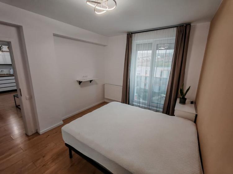 Apartament cu 2 camere semidecomandat în Borhanci