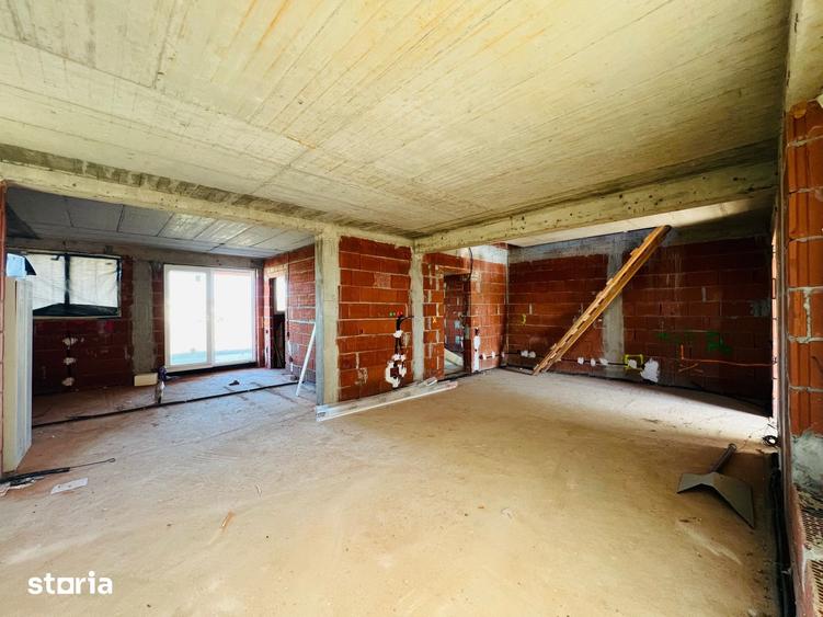 Casă cu 5 camere cu Teren 743 Mp în Oșorhei