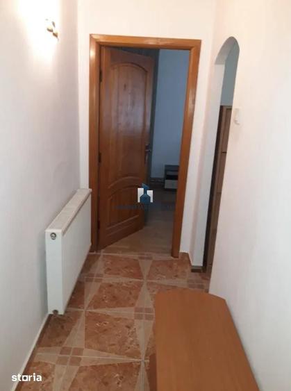 Apartament cu 3 camere decomandat în Berceni