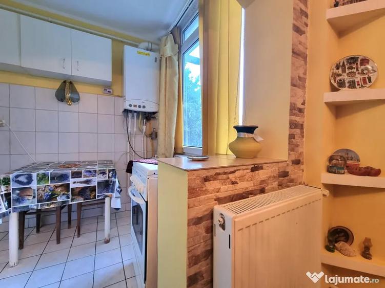 Apartament cu 3 camere decomandat în Alexandru cel Bun