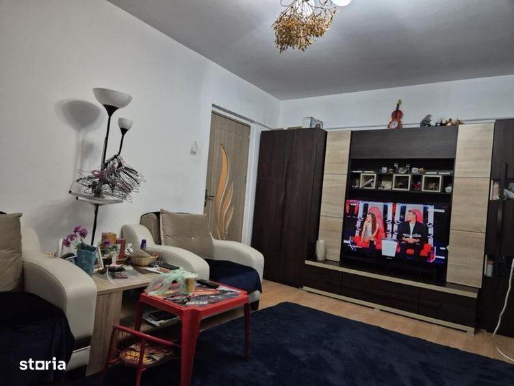 Apartament cu 3 camere decomandat în Dristor