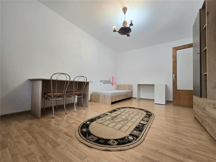 Apartament cu 2 camere decomandat în Tei