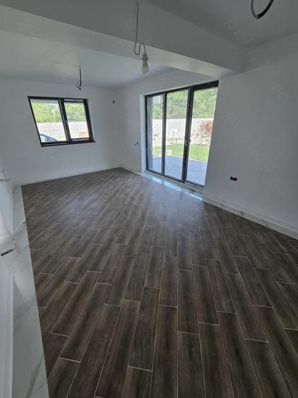 Casă cu Teren 378 Mp în Corbeanca