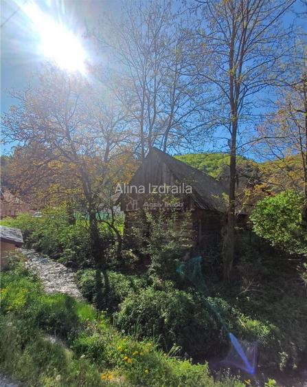 Teren intravilan cu toate utilitatile in sat de munte Teren intravilan cu toate utilitatile in sat de munte