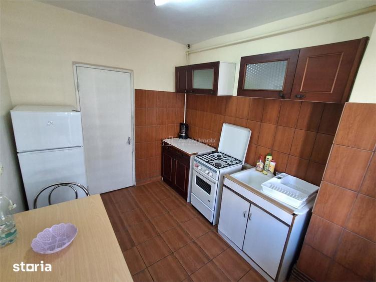 Apartament cu 2 camere decomandat în Micro IV