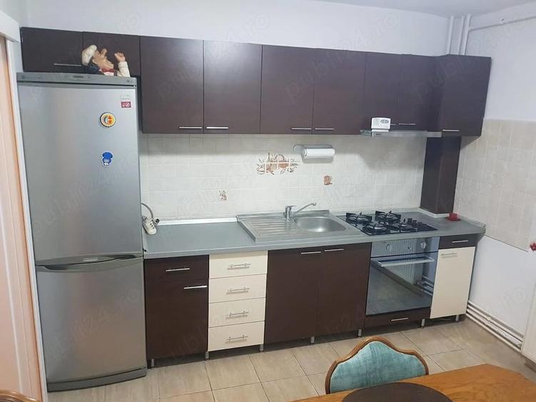 Proprietar inchiriez apartament 3 camere decomandat conf I - 1