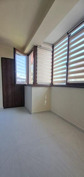 Proprietar inchiriez apartament 3 camere str. 13 decembrie - 9