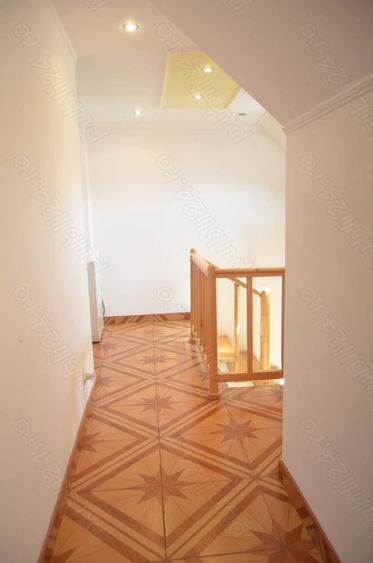 Vila de vacanta cu 7 camere situata in Busteni,semicentral. - 13