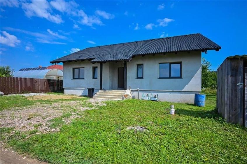 Casa noua pe parter,salon generos,terasa, pod mansardabil,teren 476mp,Sanpetru B - 11