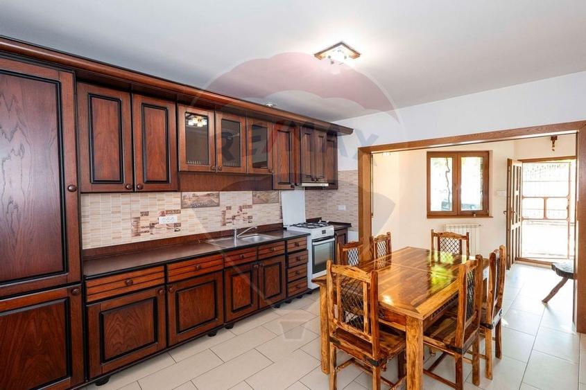 Casa 5 camere + spatiu comercial  zona centrala - 2