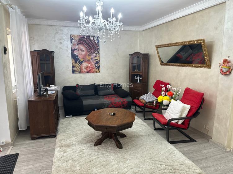Casa cu curte in zona Stefan cel Mare/ House with courtyard in Ștefan cel Mare