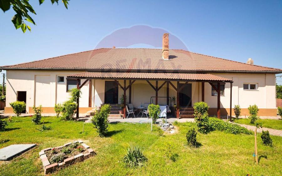 Casa cu 3 apartamente, piscina ?i 1000 mp teren, vanz... - 1