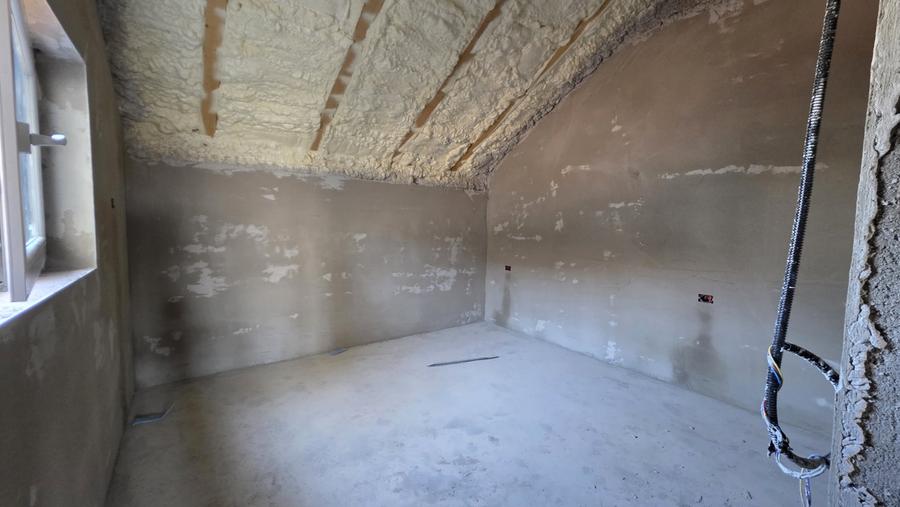 Casă individuală cu 4 camere cu Canalizare în Sânandrei
