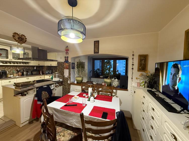 Apartament exceptional - 4 camere, Central - 1